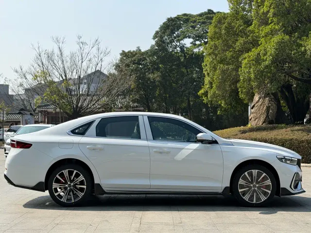 Geely Xingrui — Фото автомобиля 5