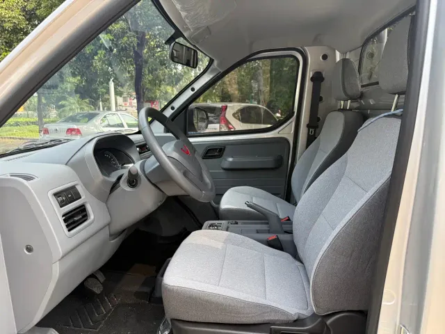 Wuling Yangguang Electric Truck — Фото автомобиля 4