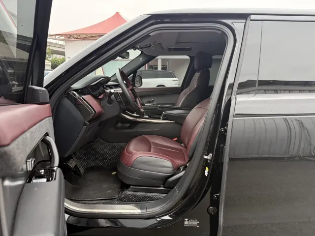 Land Rover Range Rover Sport — Фото автомобиля 6