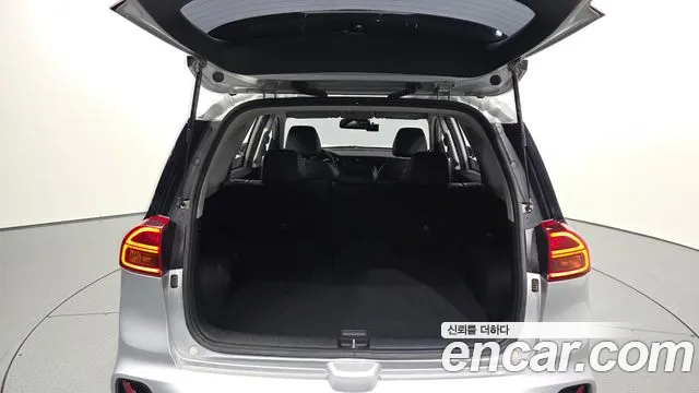 Kia Niro — Фото автомобиля 25