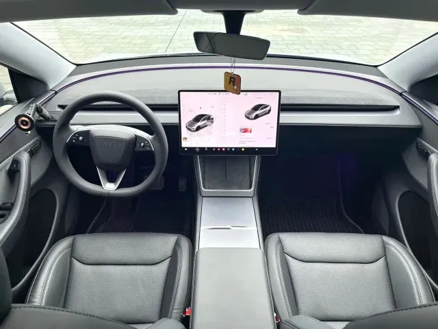 Tesla Model Y — Фото автомобиля 8