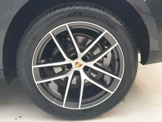 Porsche Macan — Фото автомобиля 11