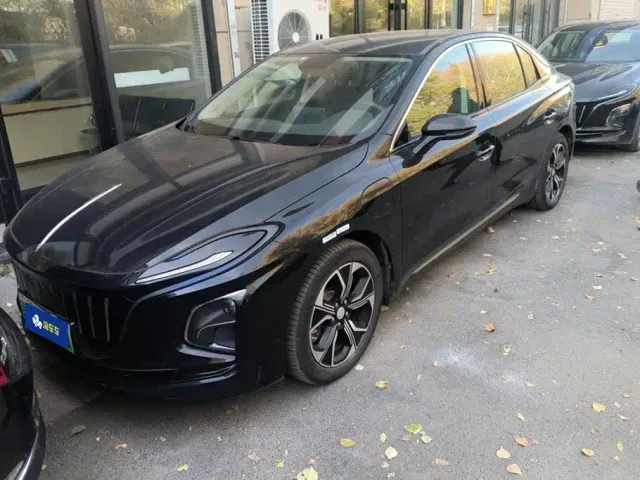 Hongqi E-QM5 — Фото автомобиля 2