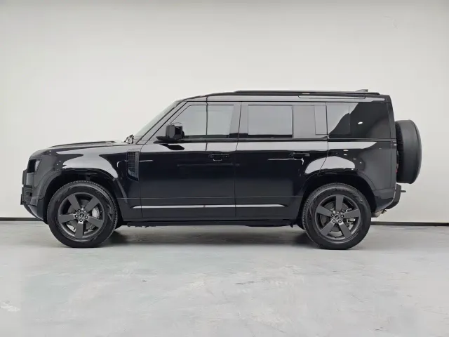 Land Rover Defender — Фото автомобиля 6