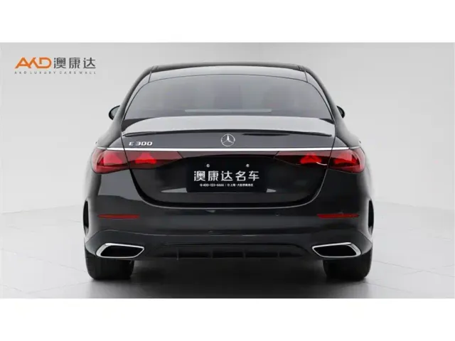 Mercedes-Benz E-Class — Фото автомобиля 4