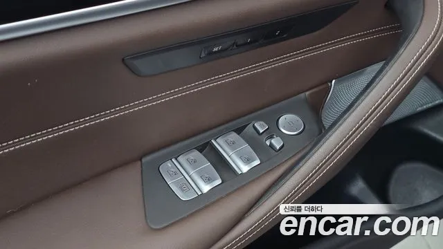 BMW 5 Series G30 — Фото автомобиля 28