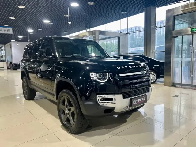 Land Rover Defender — Фото автомобиля 3