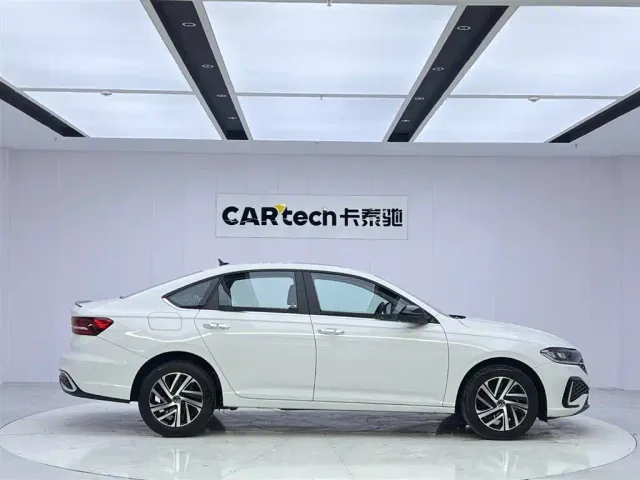 Volkswagen Lavida — Фото автомобиля 6