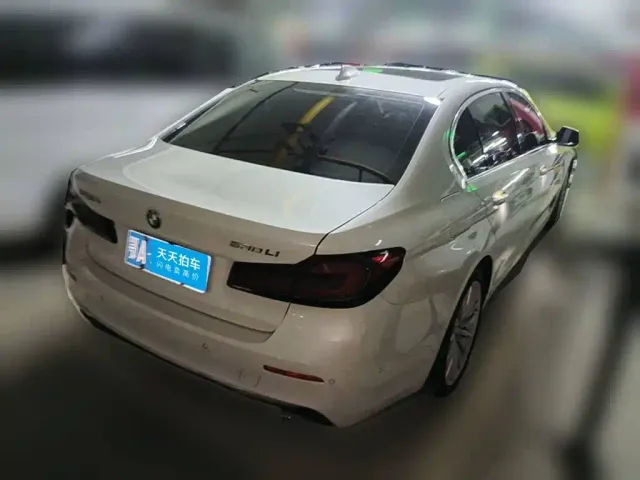 BMW BMW 5 Series 2022 Facelift 530Li Premium Luxury Package — Фото автомобиля 2