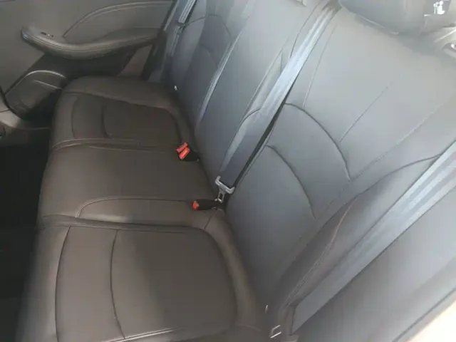 Roewe i5 — Фото автомобиля 16