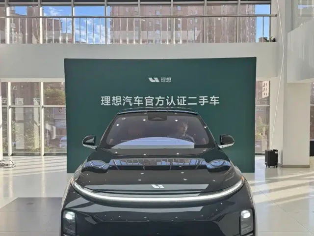 Li Auto L7 — Фото автомобиля 4