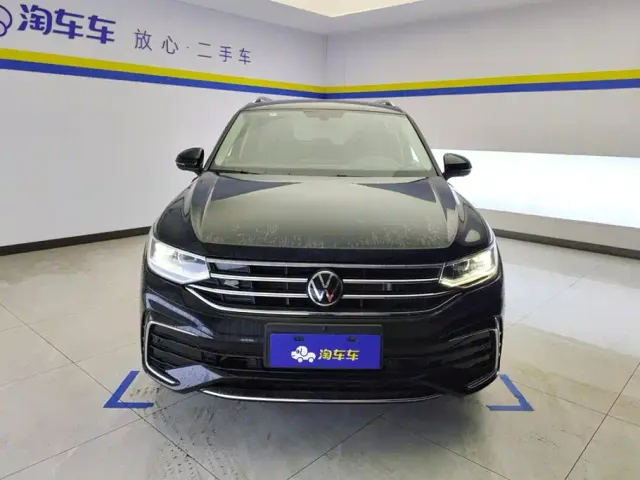 Volkswagen Tiguan L — Фото автомобиля 2