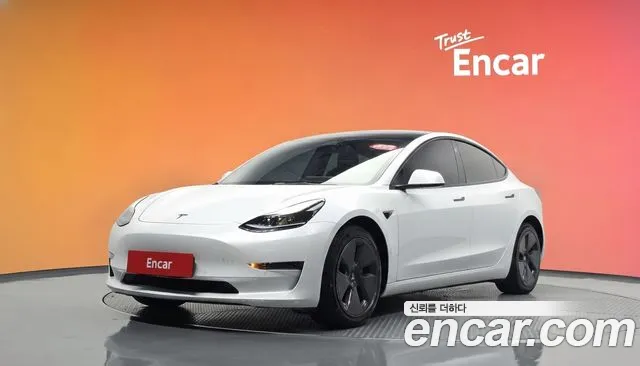Фотография автомобиля — Tesla Model 3