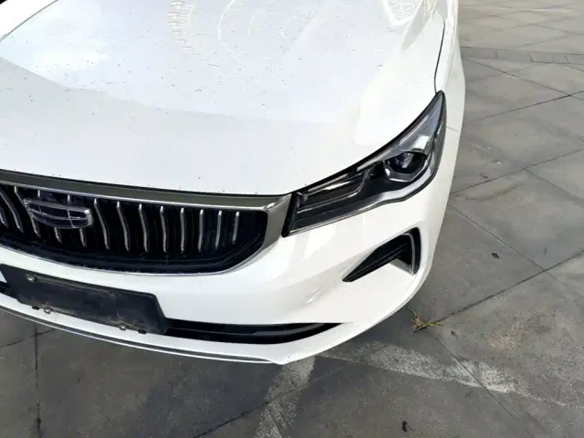 Geely Emgrand — Фото автомобиля 23