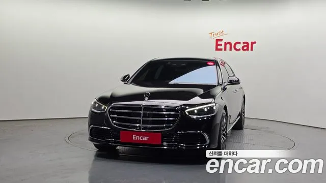 Mercedes-Benz S-Class — Фото автомобиля 3