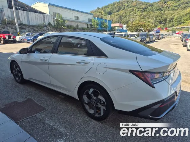 Hyundai Avante CN7 — Фото автомобиля 2