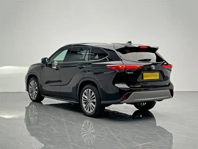 Toyota Highlander — Фото автомобиля 4