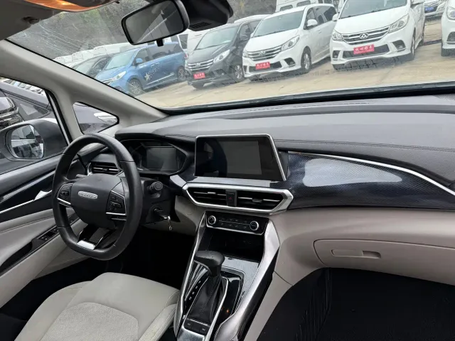 Maxus Dajia 5 — Фото автомобиля 9