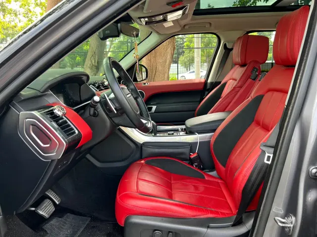 Land Rover Range Rover Sport — Фото автомобиля 10