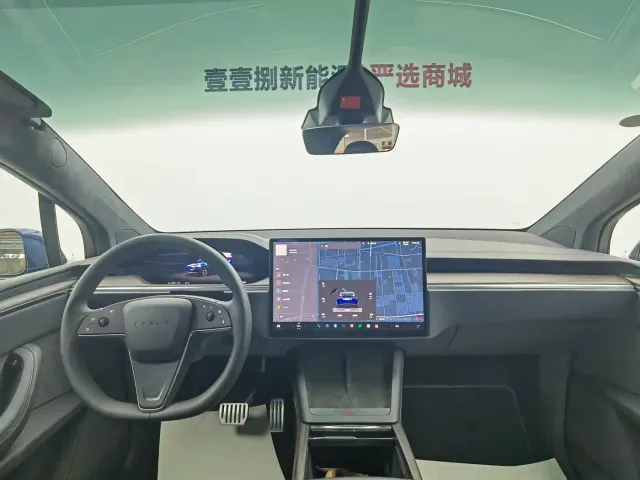 Tesla Model X — Фото автомобиля 6