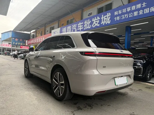 Li Auto L6 — Фото автомобиля 22