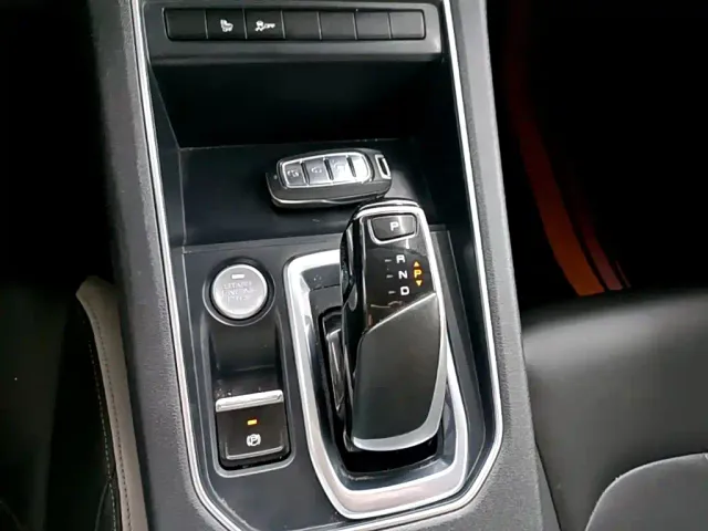 Dongfeng Fengshen E70 — Фото автомобиля 9