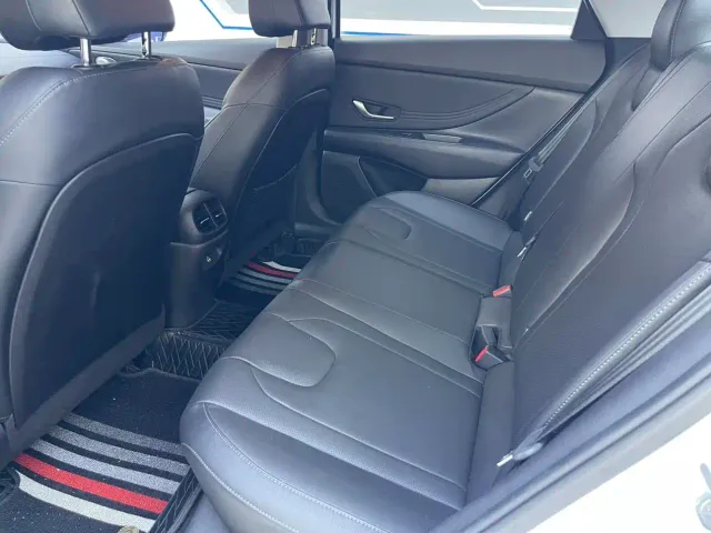 Hyundai Elantra — Фото автомобиля 7
