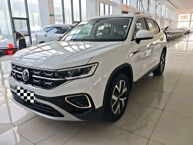Фотография автомобиля — Volkswagen Tayron