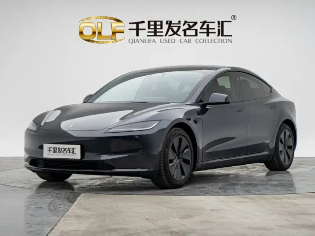 Фотография автомобиля — Tesla Model 3