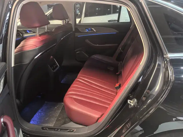 Hongqi H5 — Фото автомобиля 7
