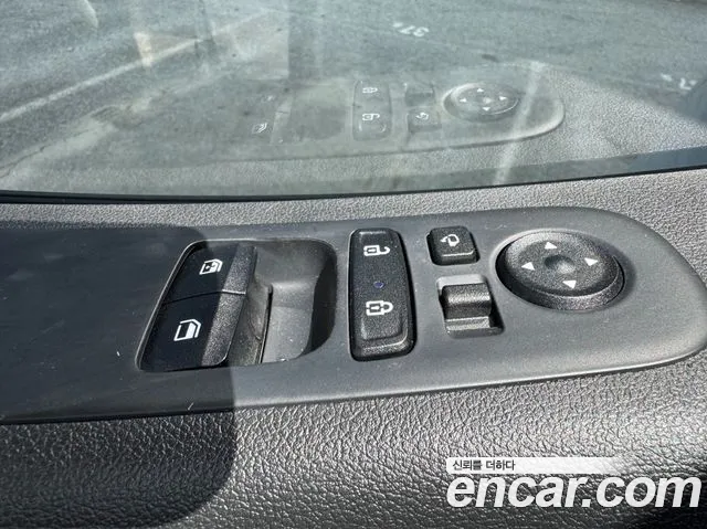 Hyundai Staria Staria L3.5 Инвалидная коляска Подъёмник/Slope — Фото автомобиля 15