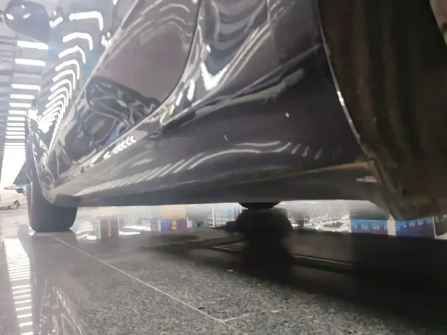 Tesla Model 3 — Фото автомобиля 21