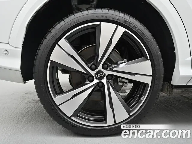 Audi Q5 45 TFSI quattro S Line — Фото автомобиля 5