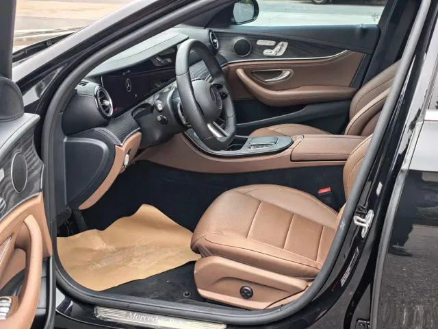 Mercedes-Benz E-Class — Фото автомобиля 6