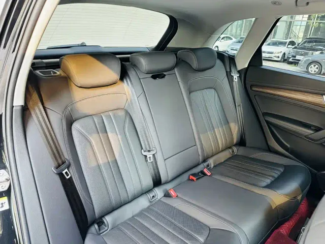 Audi Q5L — Фото автомобиля 8