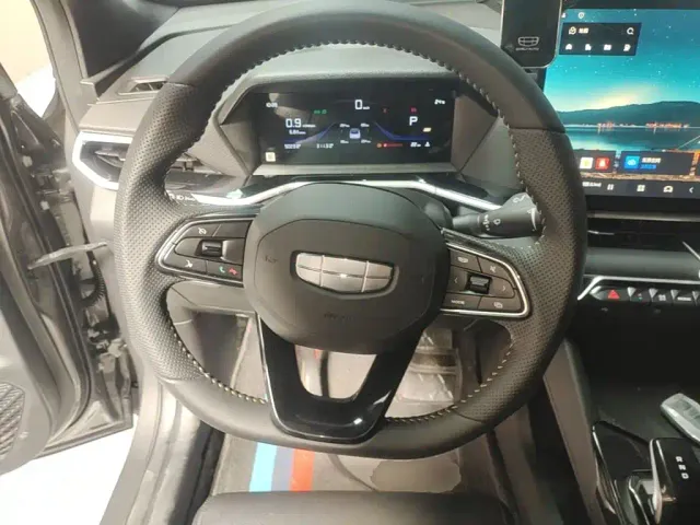 Geely Binyue — Фото автомобиля 10