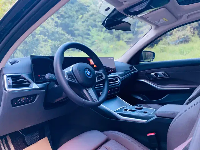 BMW i3 — Фото автомобиля 12