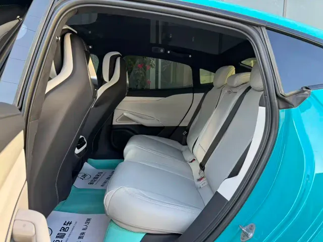 Xiaomi SU7 — Фото автомобиля 7