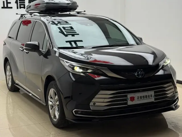 Toyota Sienna — Фото автомобиля 6