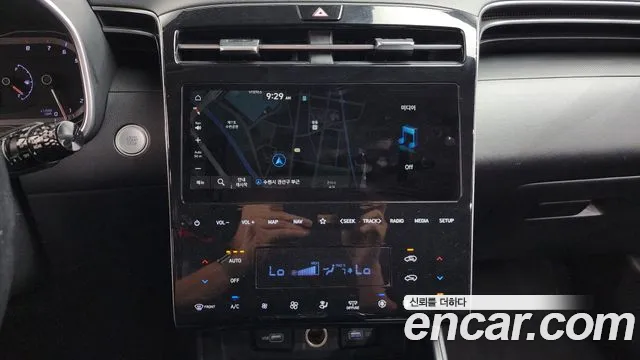 Hyundai Tucson Tucson (NX4) Бензин 1.6 турбо 2WD — Фото автомобиля 11