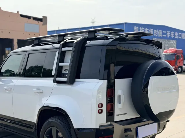 Land Rover Defender — Фото автомобиля 5