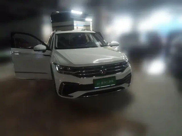 Volkswagen Tiguan L — Фото автомобиля 23