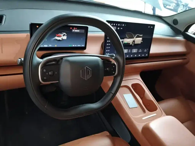 Leapmotor C10 — Фото автомобиля 9