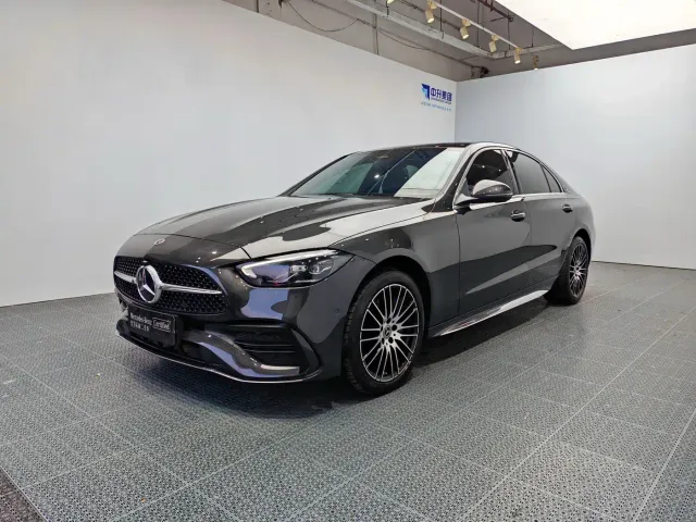 Фотография автомобиля — Mercedes-Benz C-Class