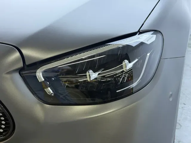 Mercedes-Benz E-Class — Фото автомобиля 20