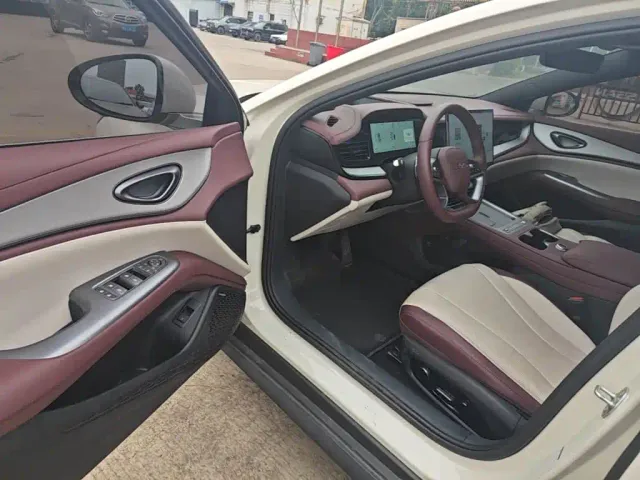 BYD Seal 07 DM-i — Фото автомобиля 15