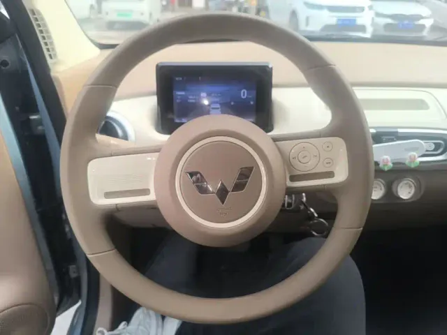 Wuling Hongguang Mini EV — Фото автомобиля 10