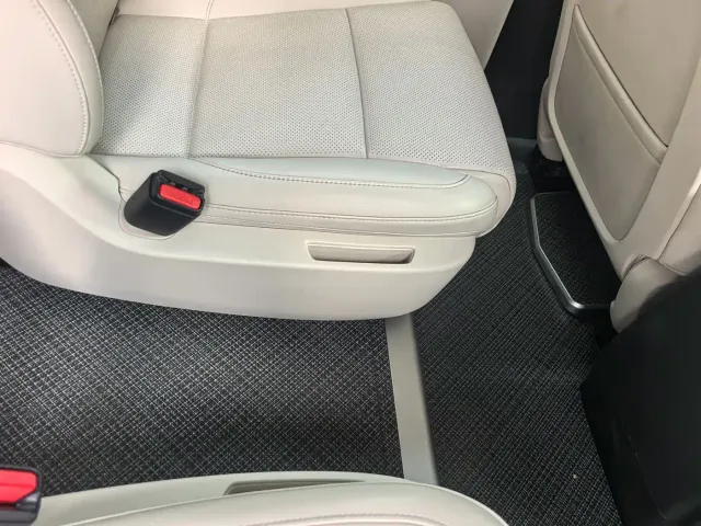 Li Auto L8 — Фото автомобиля 7