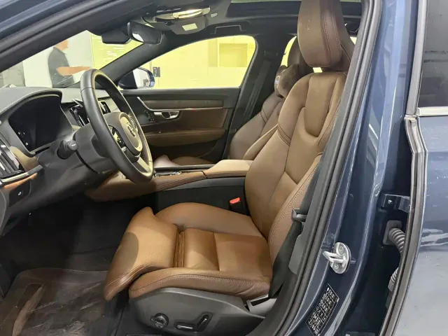 Volvo S90 — Фото автомобиля 12