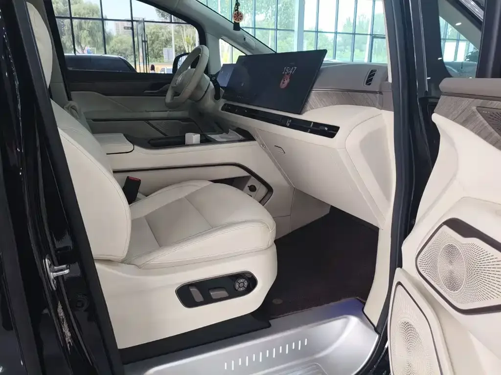 WEY WEY Alpine 2025 AWD Alpine 8 — Фото автомобиля 15